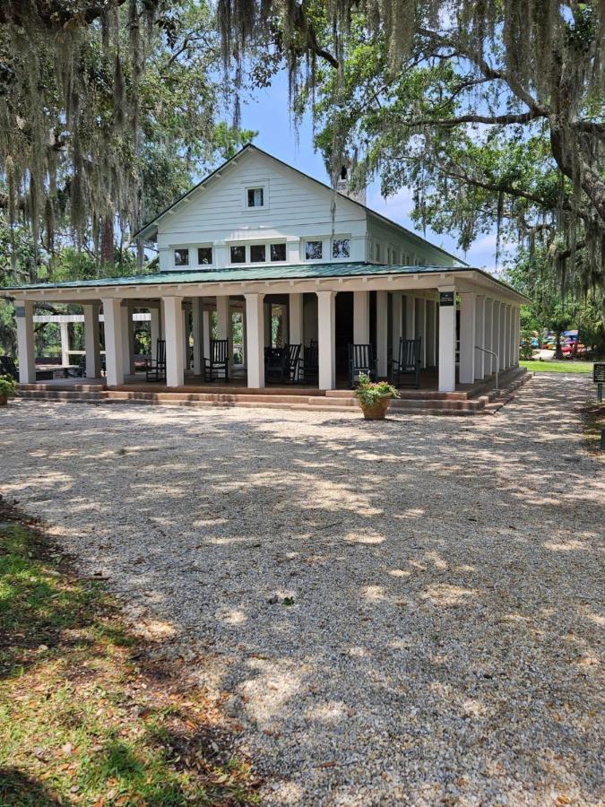 Country In Beautiful Habersham Holiday home *